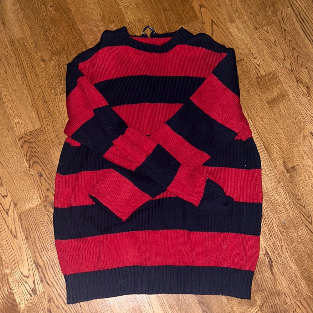Brandy Melville Brianna sweater- red and navy